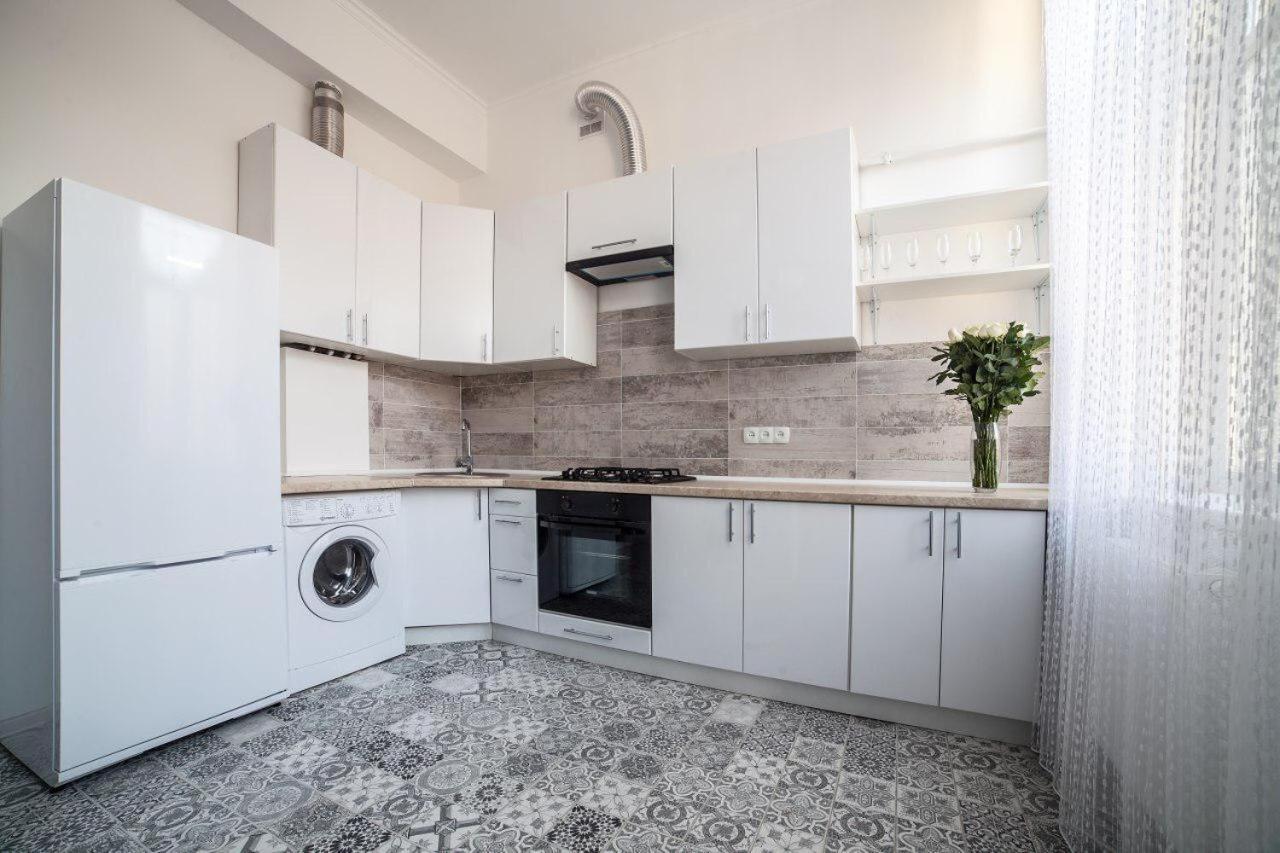 Apartament On Kulisha Street Lviv Exterior photo